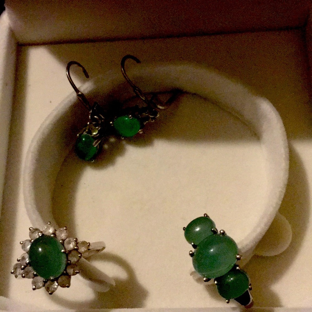 Sterling silver cabashan cut emerald set